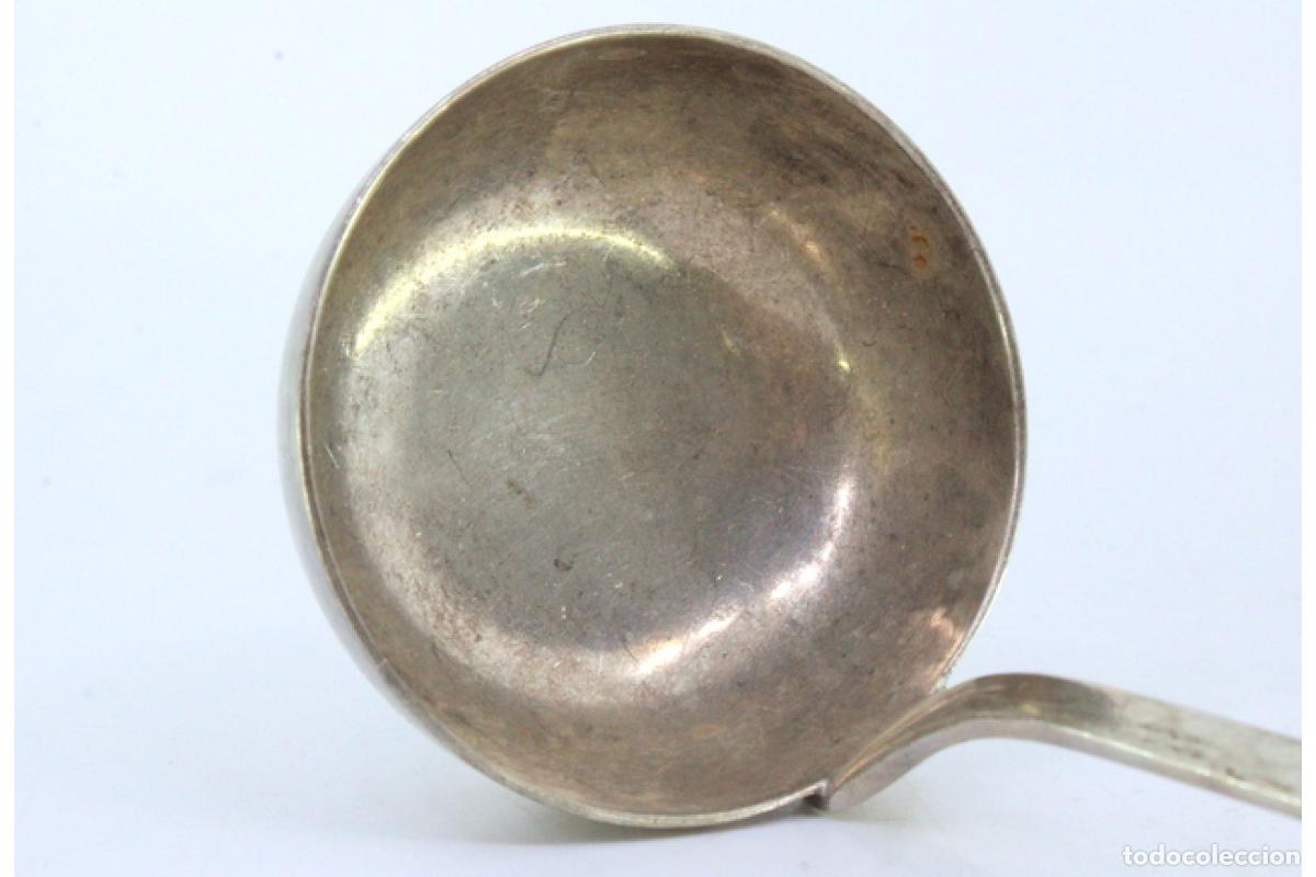 Antig&uuml;edades: Cuchar&oacute;n de sopa de plata - Foto 3