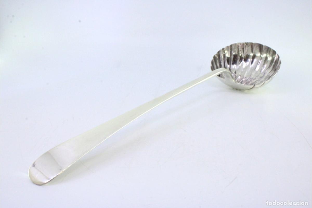 Antig&uuml;edades: Cuchar&oacute;n de sopa de plata - Foto 2
