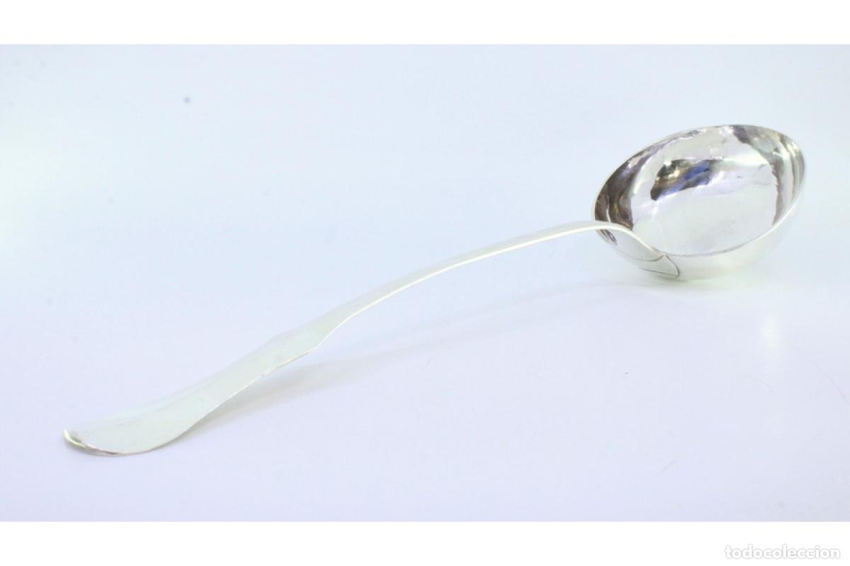 Antig&uuml;edades: Cuchar&oacute;n de sopa de plata - Foto 3