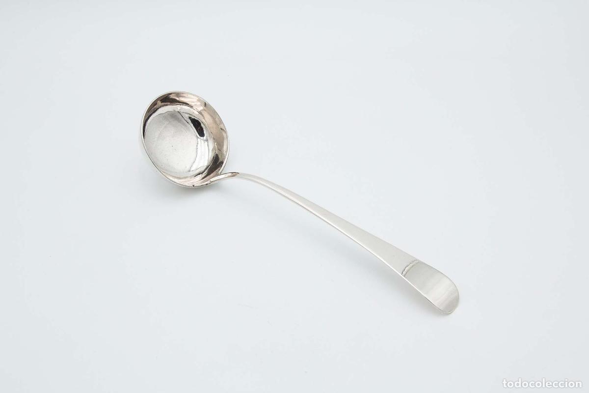 Antig&uuml;edades: Cuchar&oacute;n de sopa de plata - Foto 1