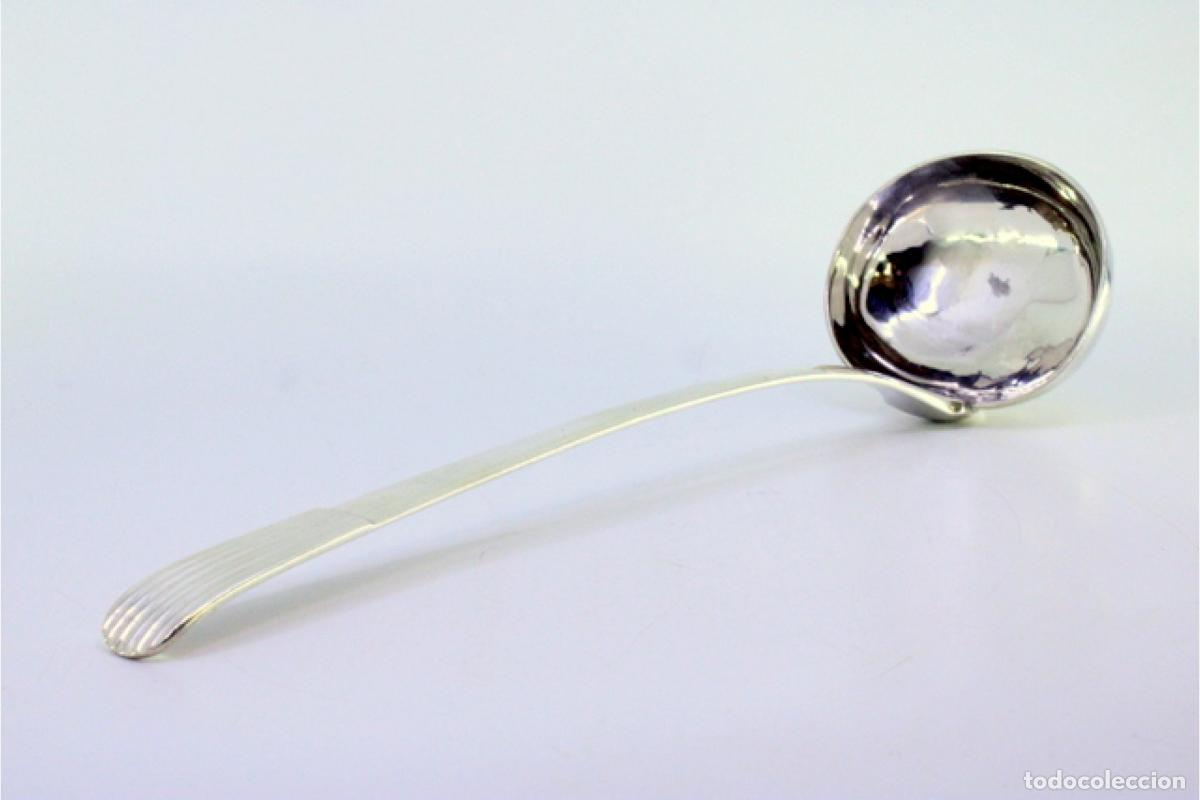 Antig&uuml;edades: Cuchar&oacute;n de sopa de plata - Foto 2