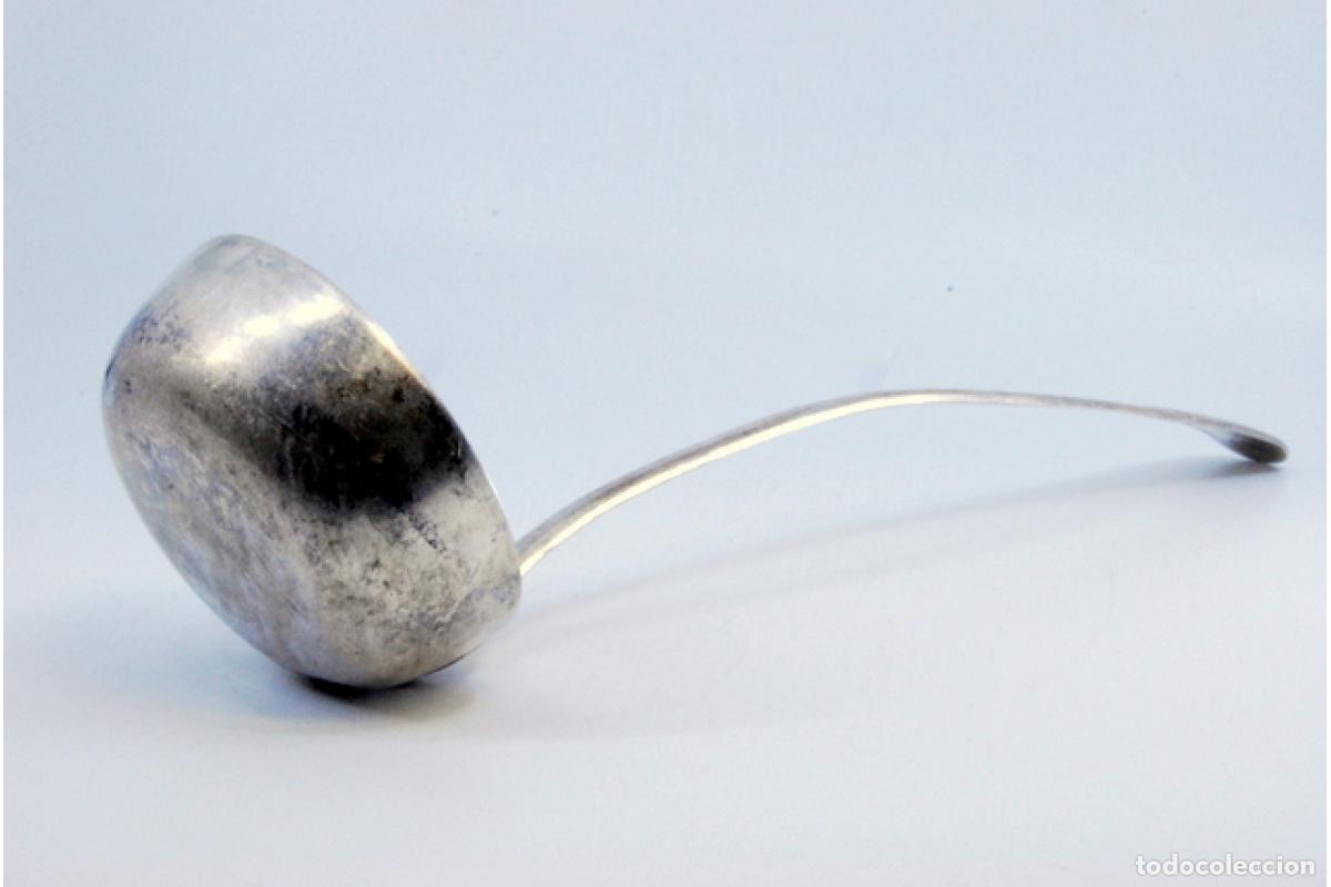 Antig&uuml;edades: Cuchar&oacute;n de sopa de plata - Foto 2