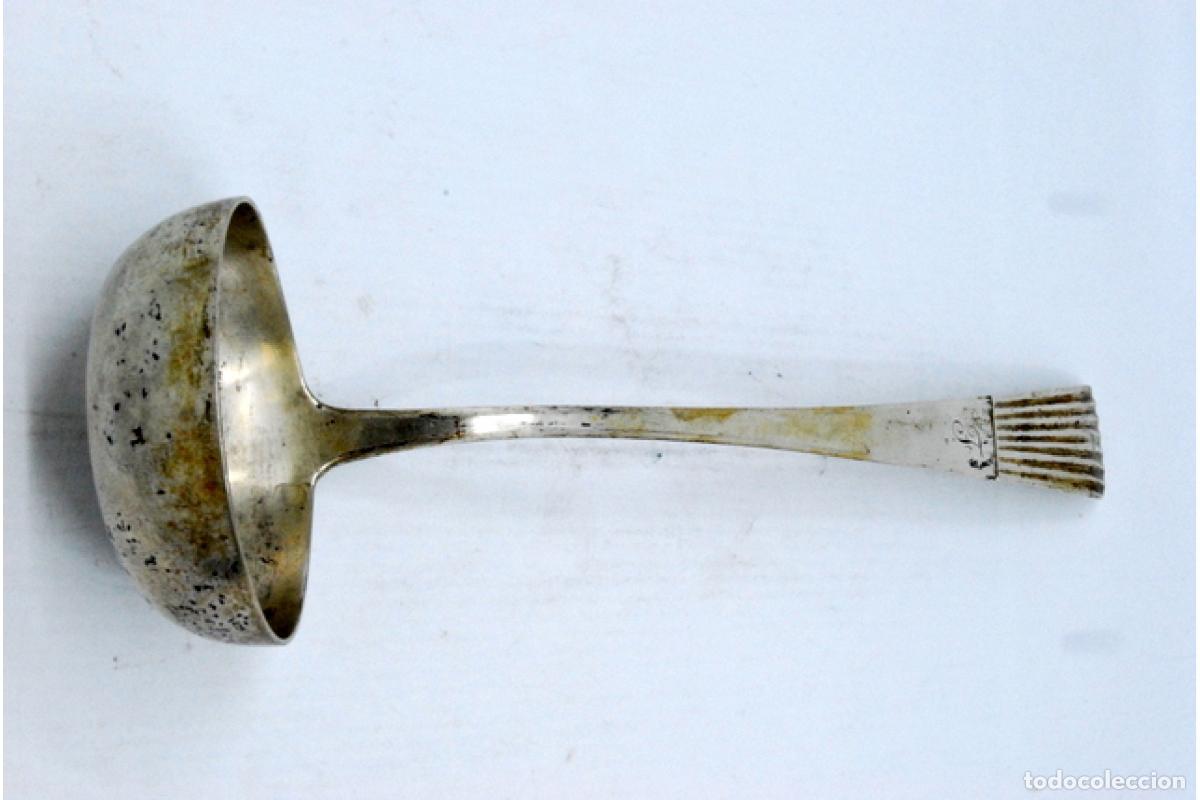 Antig&uuml;edades: Cuchar&oacute;n de sopa de plata - Foto 2