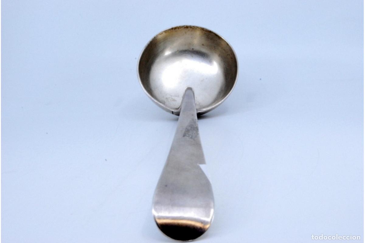 Antig&uuml;edades: Cuchar&oacute;n de sopa de plata - Foto 3