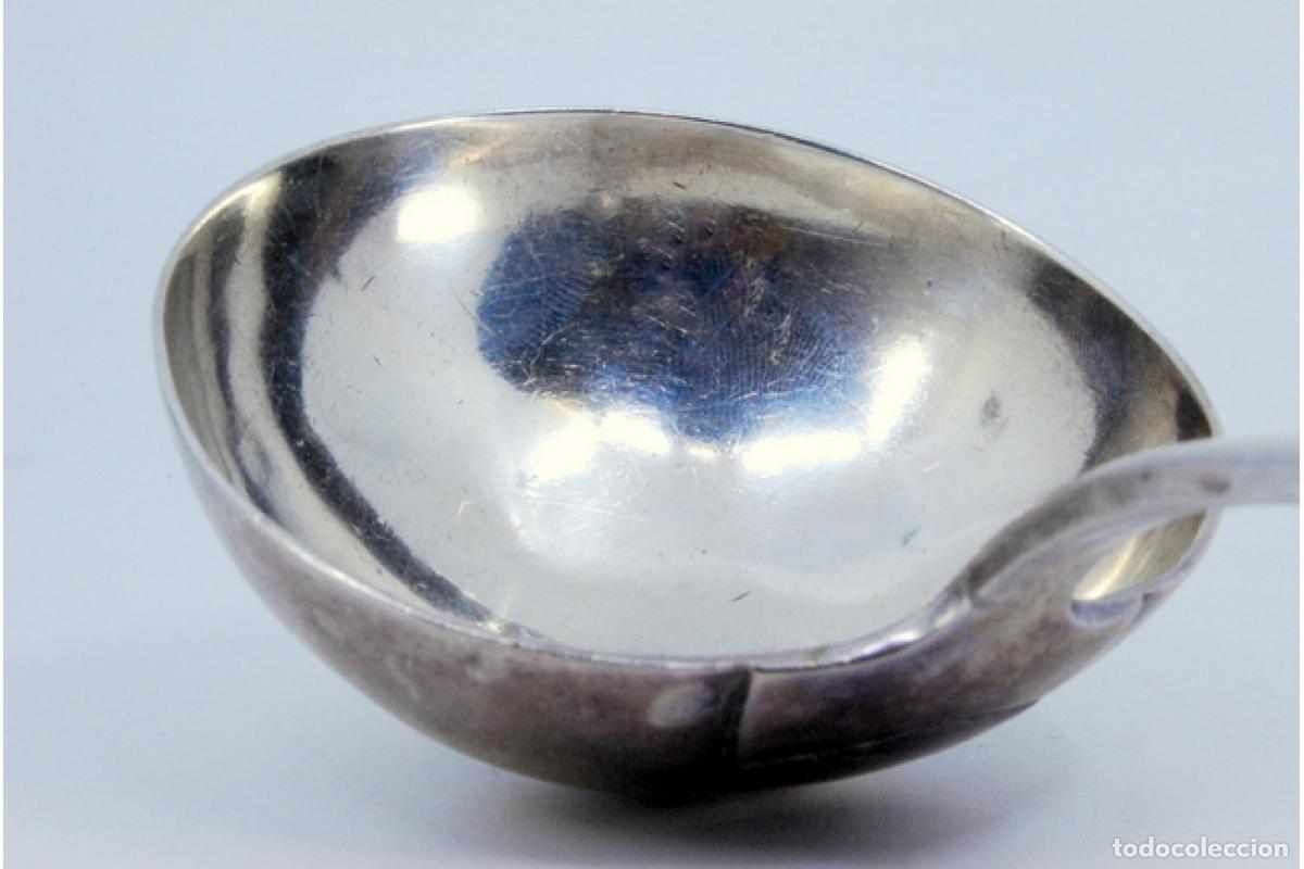 Antig&uuml;edades: Cuchar&oacute;n de sopa de plata - Foto 2