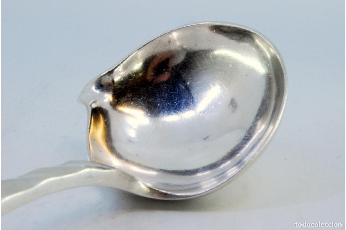 Antig&uuml;edades: cuchara de salsa de plata - Foto 3