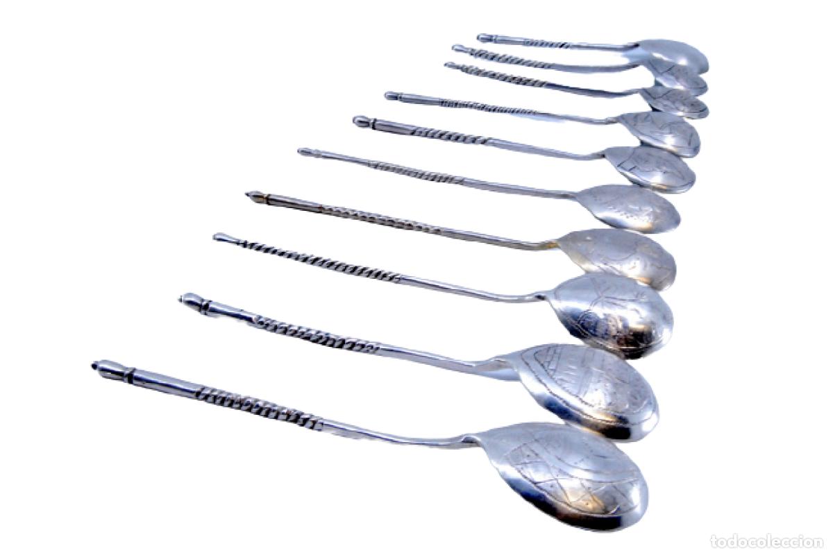 Antiquit&eacute;s: Juego de 10 cucharas de postre de plata
