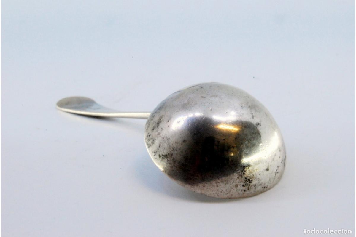 Antig&uuml;edades: cuchara de az&uacute;car de plata - Foto 4