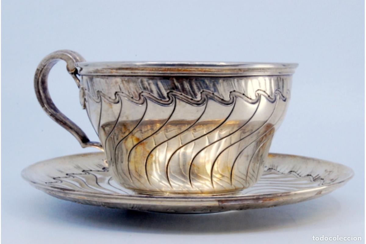 Antig&uuml;edades: Taza y platillo, de plata. - Foto 2