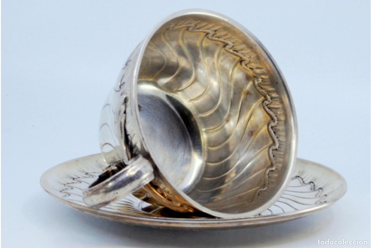 Antig&uuml;edades: Taza y platillo, de plata. - Foto 4