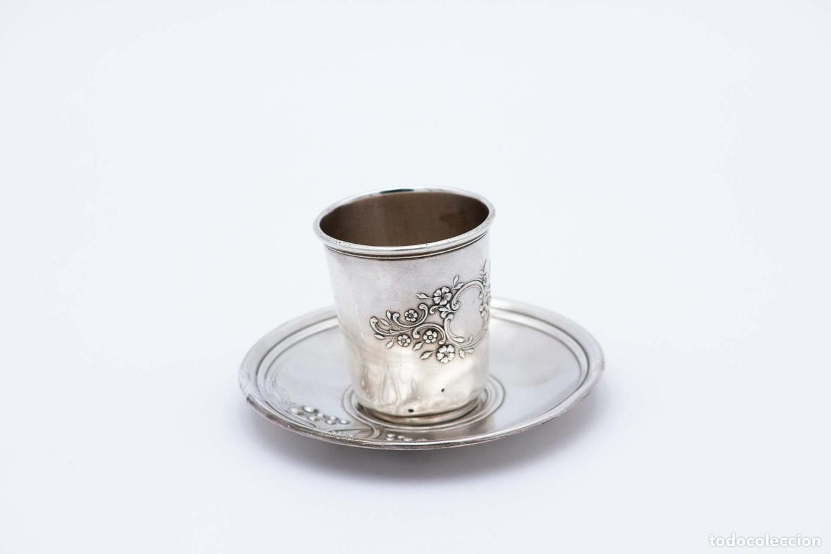 Antig&uuml;edades: Taza y platillo de t&eacute;, de plata. - Foto 1