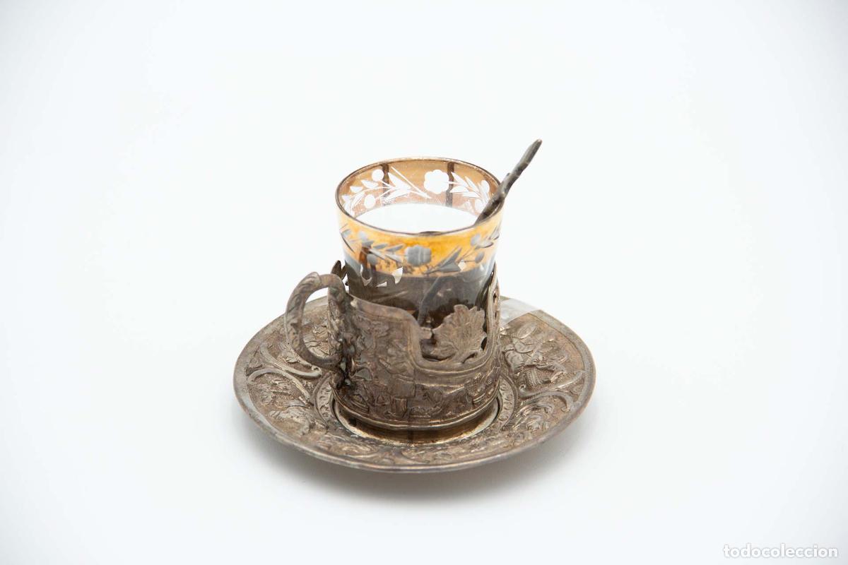 Antig&uuml;edades: Taza, platillo y vaso, de plata. - Foto 1