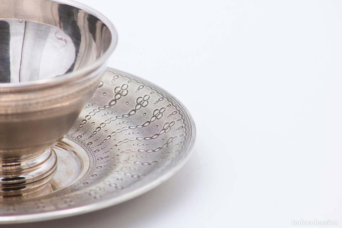 Antig&uuml;edades: Taza y platillo de t&eacute;, de plata. - Foto 2