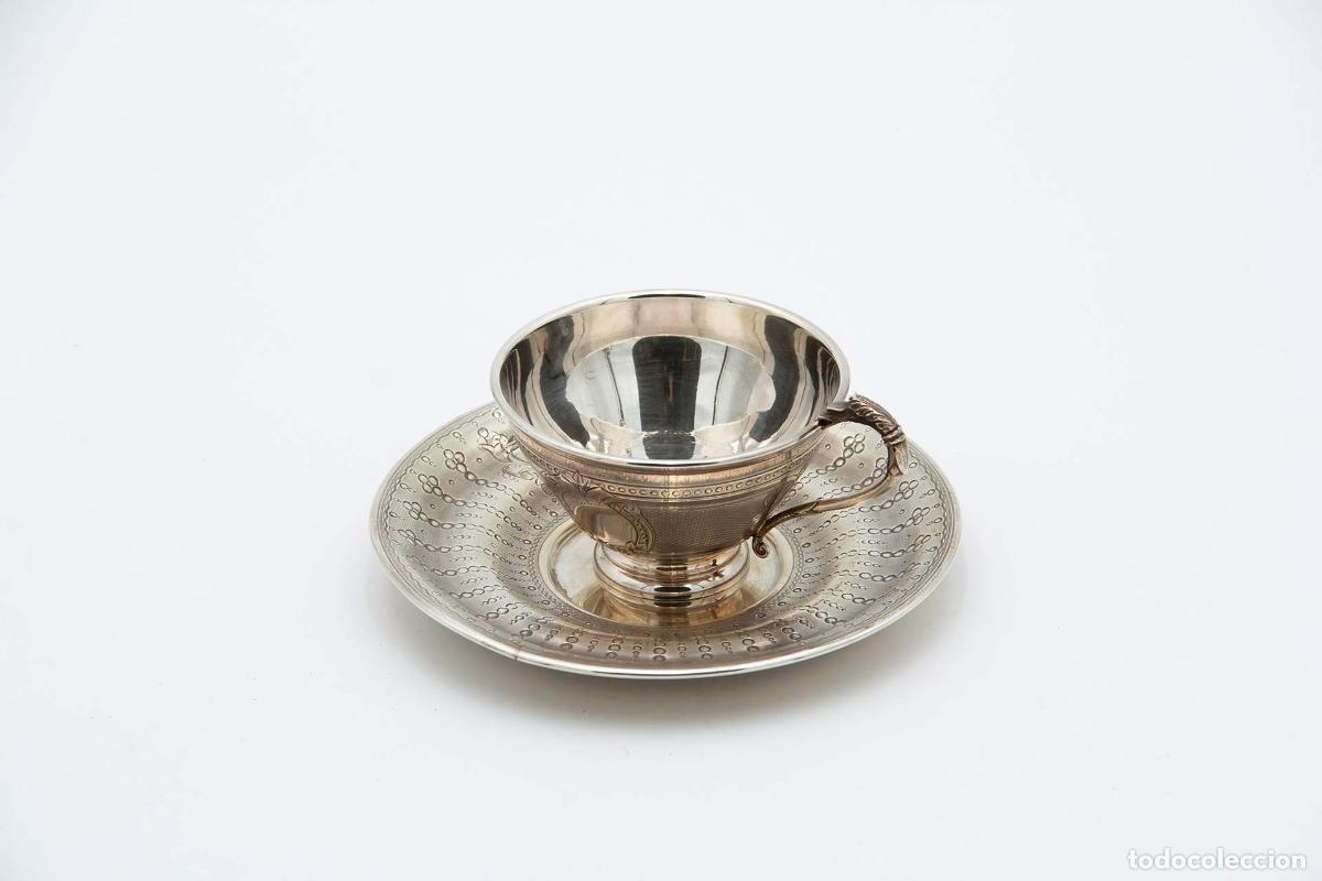 Antig&uuml;edades: Taza y platillo de t&eacute;, de plata. - Foto 1