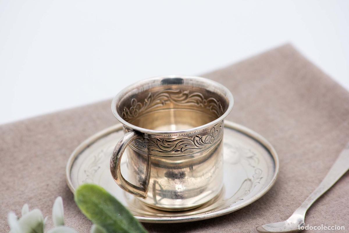 Antig&uuml;edades: Taza y platillo, de plata. - Foto 5