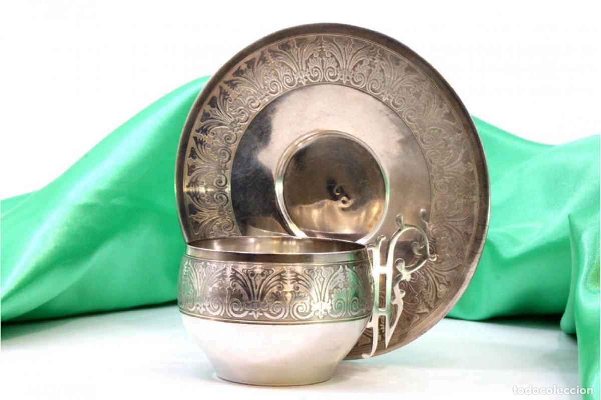 Antig&uuml;edades: Taza y platillo, de plata. - Foto 2
