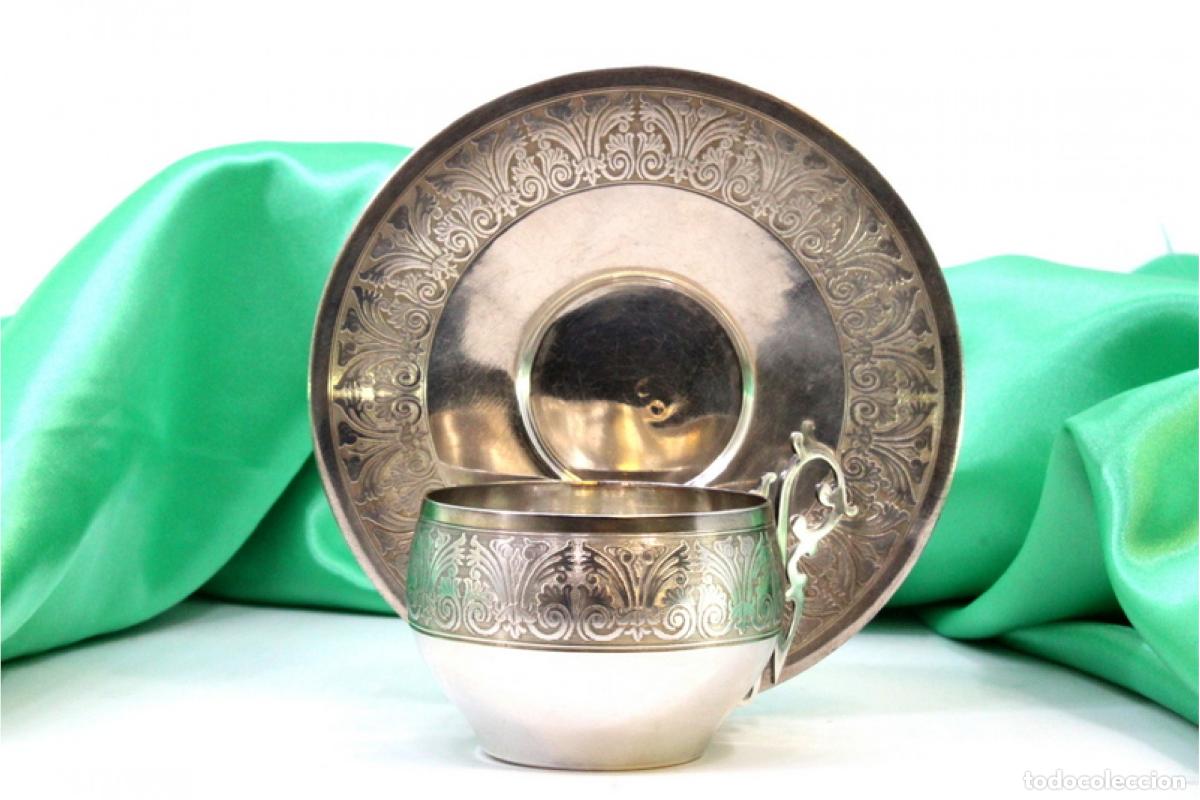 Antig&uuml;edades: Taza y platillo, de plata. - Foto 3