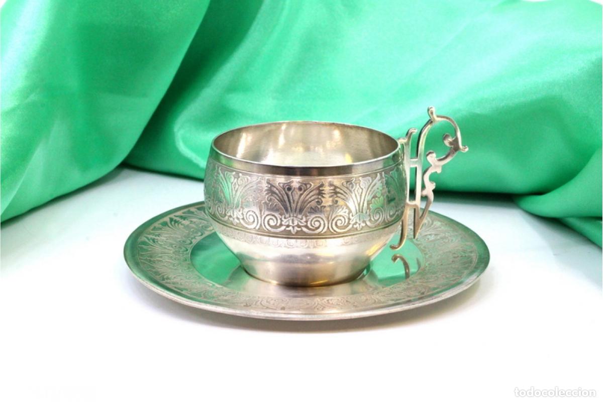 Antig&uuml;edades: Taza y platillo, de plata. - Foto 5