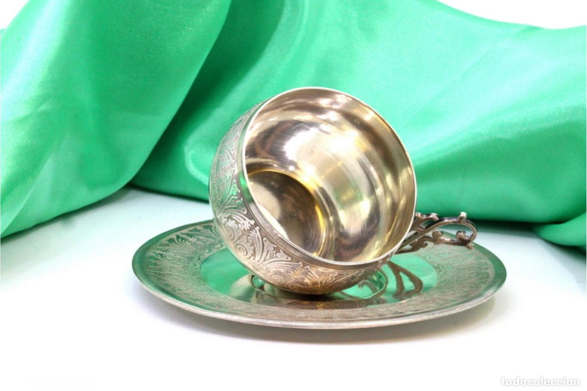 Antig&uuml;edades: Taza y platillo, de plata. - Foto 1