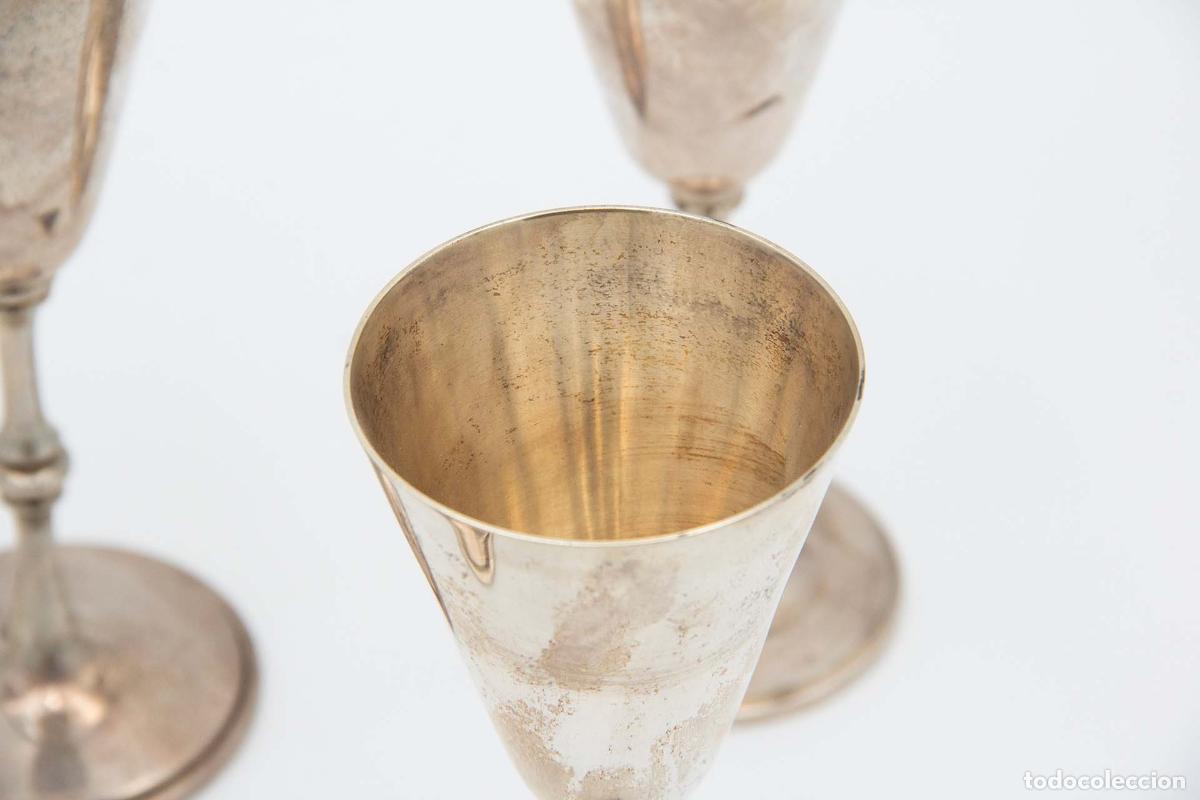 Antig&uuml;edades: Juego de 5 copas de champ&aacute;n de platas - Foto 2