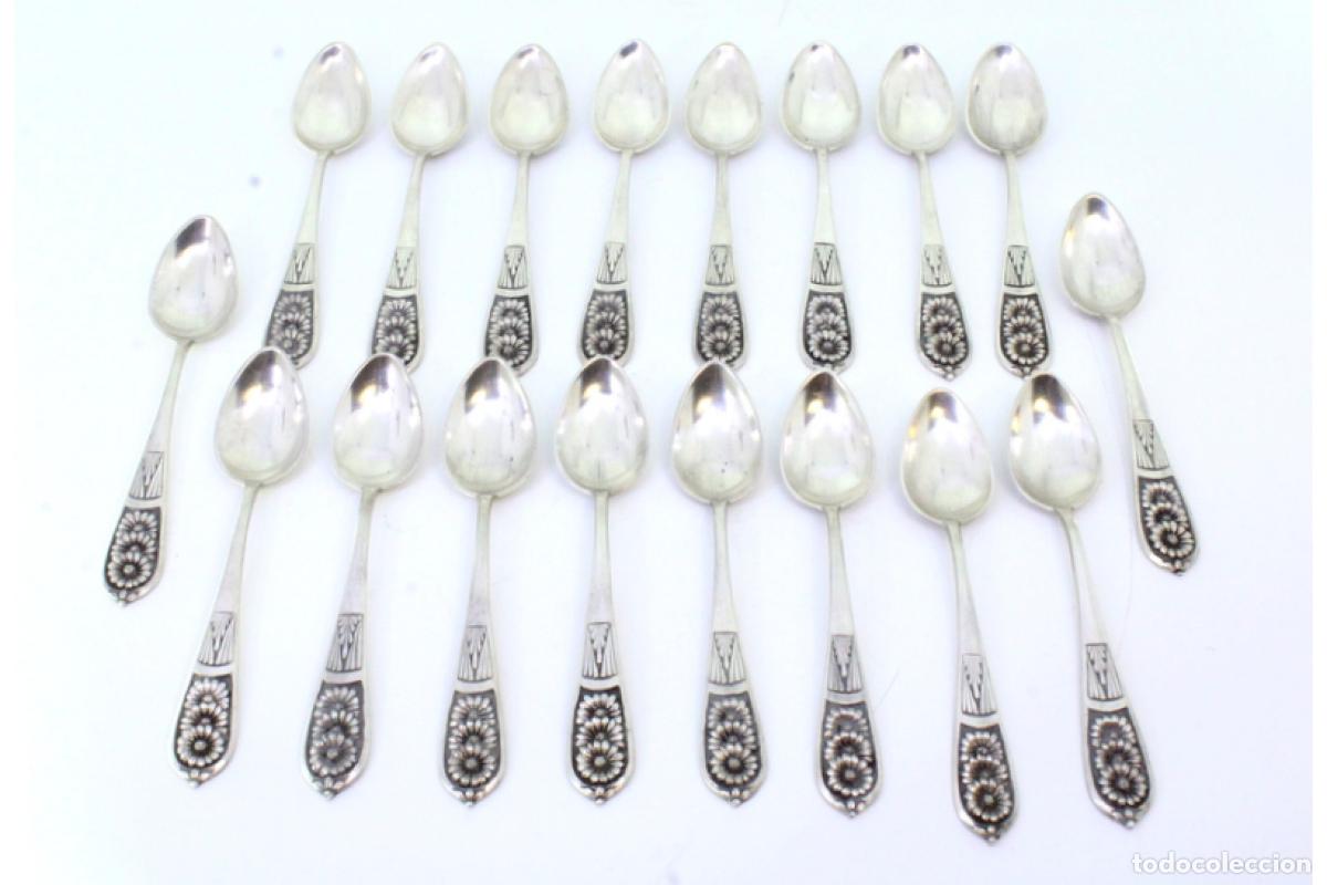 Antig&uuml;edades: Juego de 18 cucharas de postre de plata - Foto 2