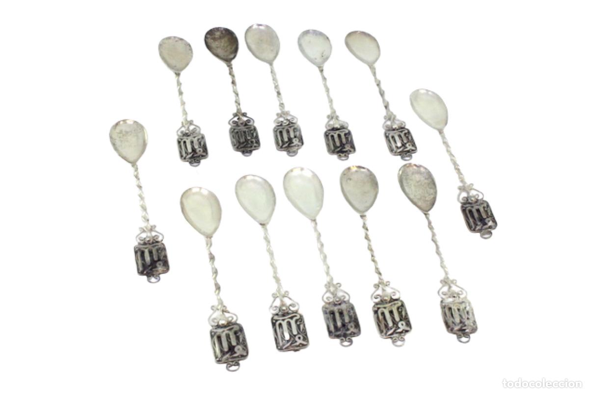 Antig&uuml;edades: Juego de 12 cucharillas de plata - Foto 1