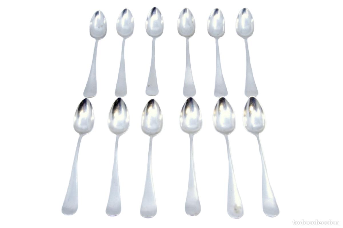 Antiguidades: Juego de 12 cucharillas de plata