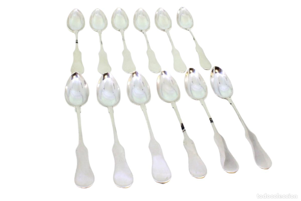 Antig&uuml;edades: Juego de 12 cucharillas de plata - Foto 1