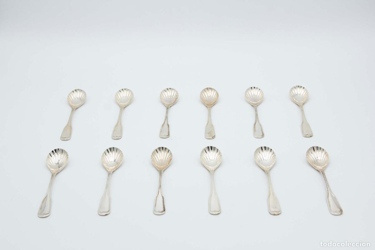 Antiguidades: Juego de 12 cucharas de helado de platas