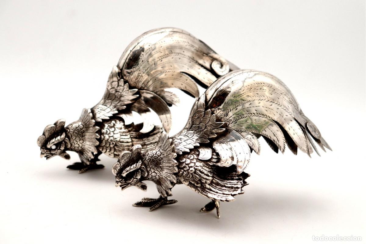 Antig&uuml;edades: Conjunto de gallos de pelea, en plata. - Foto 7