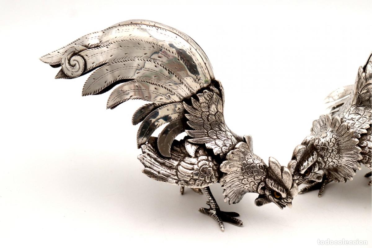 Antig&uuml;edades: Conjunto de gallos de pelea, en plata. - Foto 9