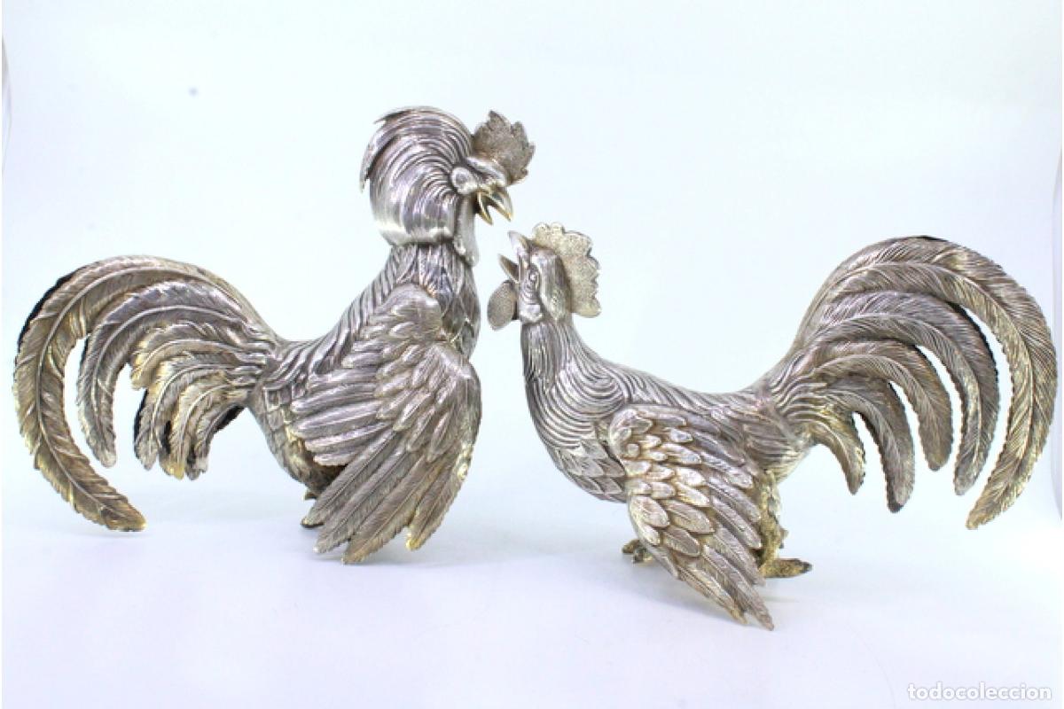 Antig&uuml;edades: Conjunto de gallos de pelea, en plata. - Foto 2