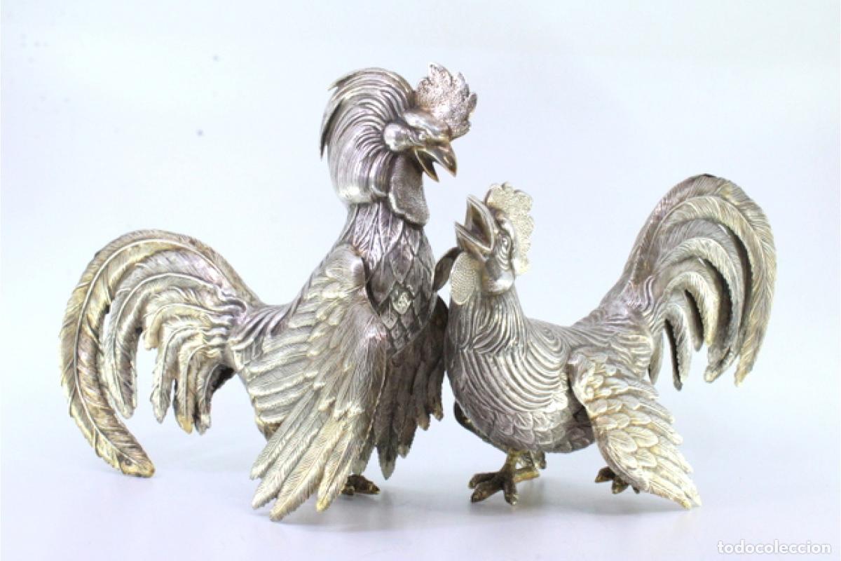 Antig&uuml;edades: Conjunto de gallos de pelea, en plata. - Foto 3