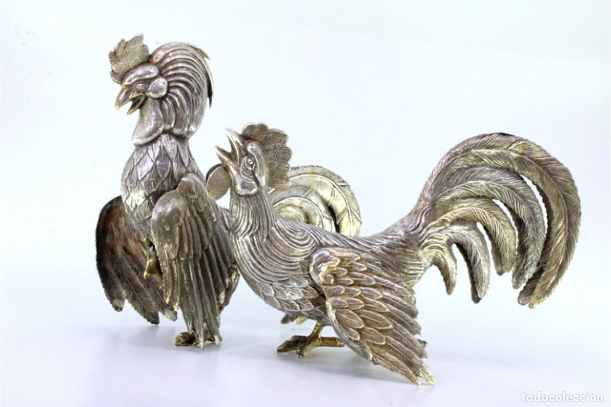 Antig&uuml;edades: Conjunto de gallos de pelea, en plata. - Foto 4
