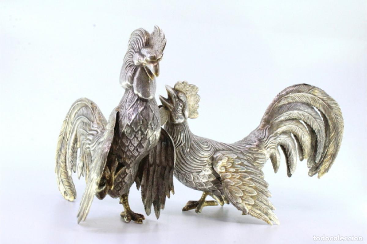 Antig&uuml;edades: Conjunto de gallos de pelea, en plata. - Foto 5
