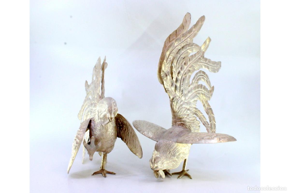 Antig&uuml;edades: Conjunto de gallos de pelea, en plata. - Foto 2