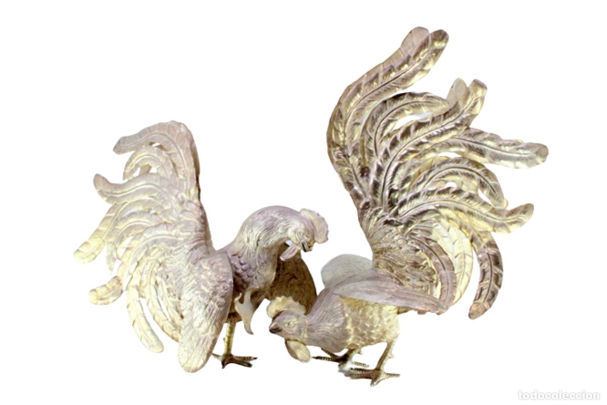 Antig&uuml;edades: Conjunto de gallos de pelea, en plata. - Foto 1