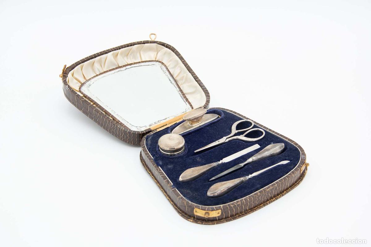 Antig&uuml;edades: Set de manicura de plata con estuche original. - Foto 1