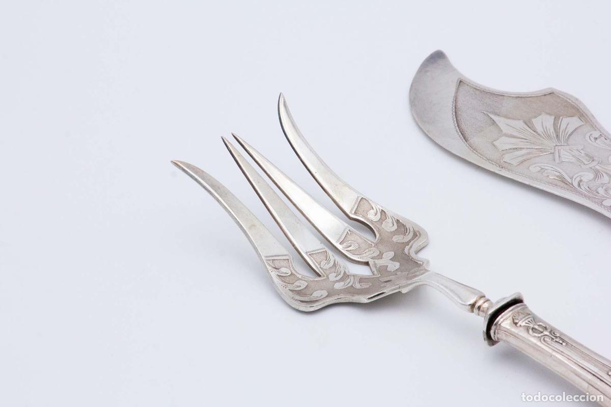 Antig&uuml;edades: Cuchillo y tenedor para pescado, de plata. - Foto 2
