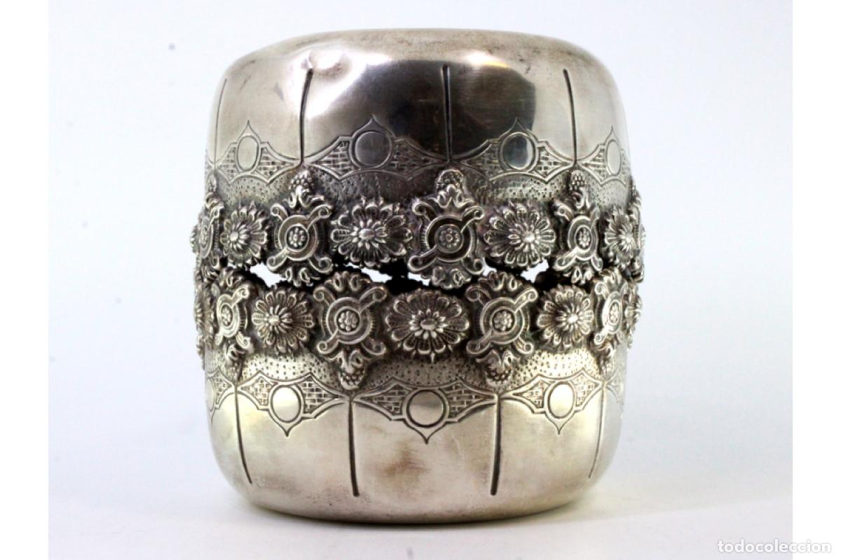 Antig&uuml;edades: Juego de 2 vasos de lavabo de platas. - Foto 6