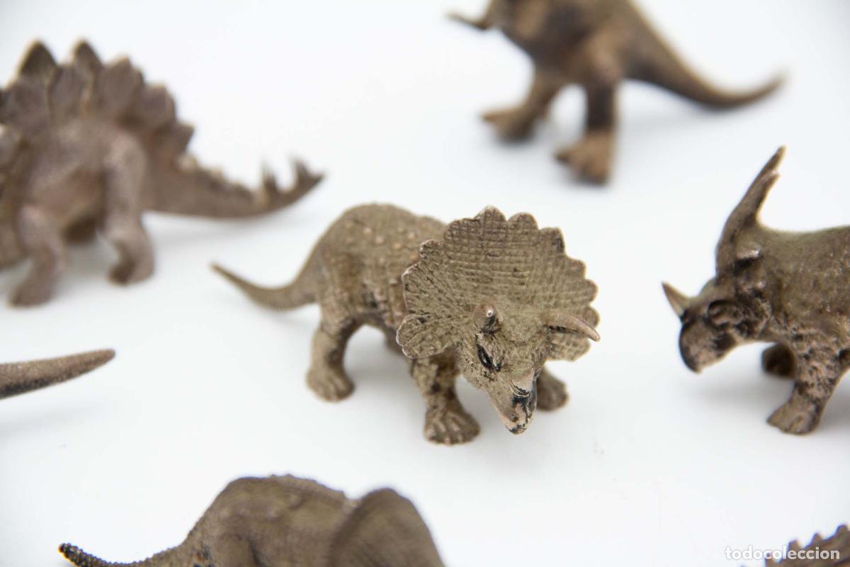 Antig&uuml;edades: Conjunto de 9 dinosaurios de platas - Foto 3