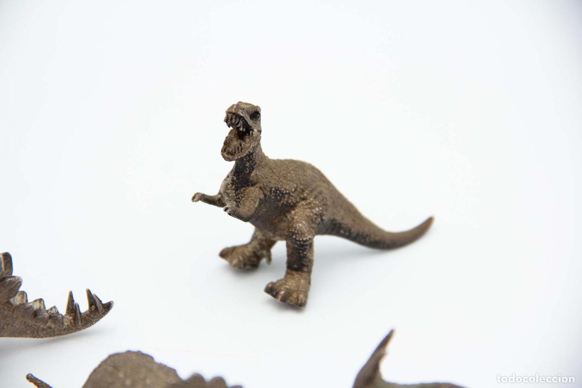 Antig&uuml;edades: Conjunto de 9 dinosaurios de platas - Foto 5