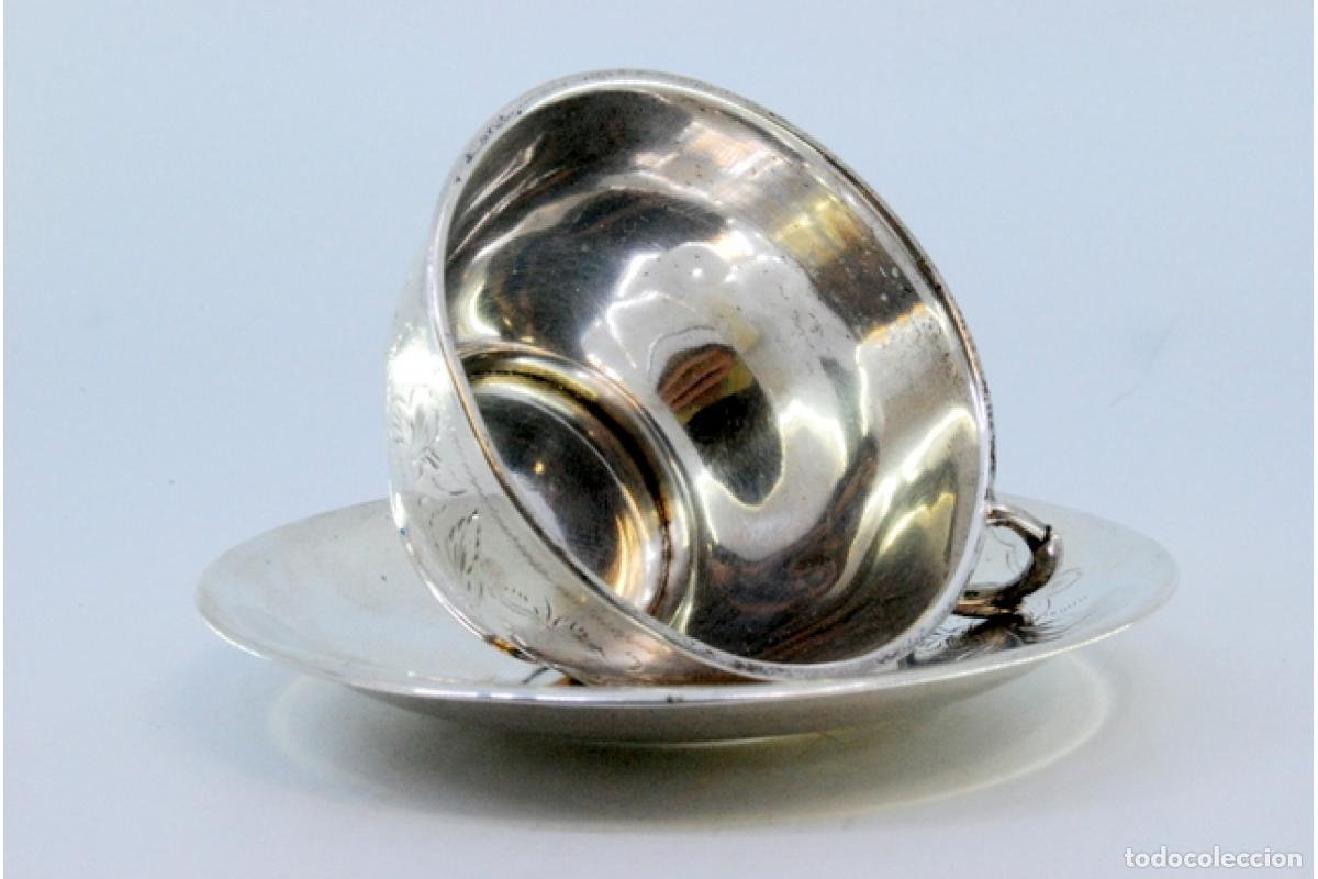 Antig&uuml;edades: Taza y platillo de plata. - Foto 3
