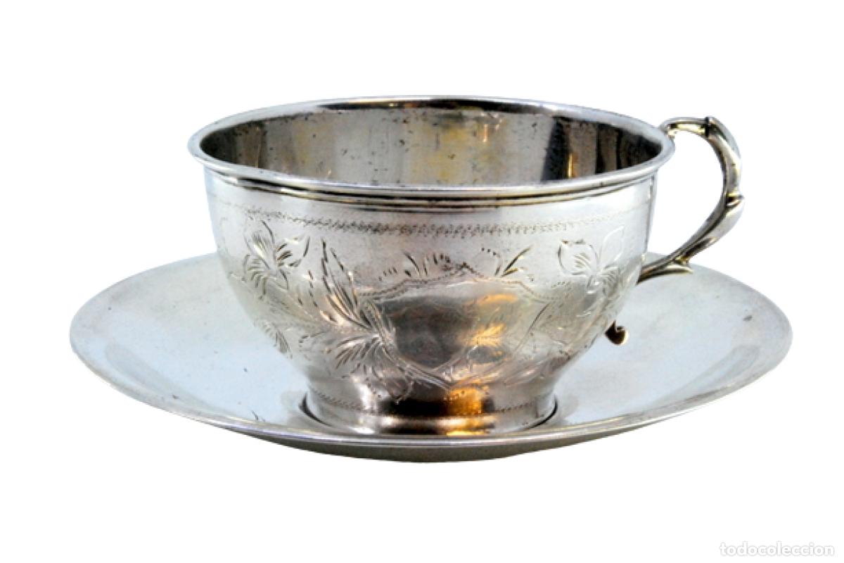 Antig&uuml;edades: Taza y platillo de plata. - Foto 1