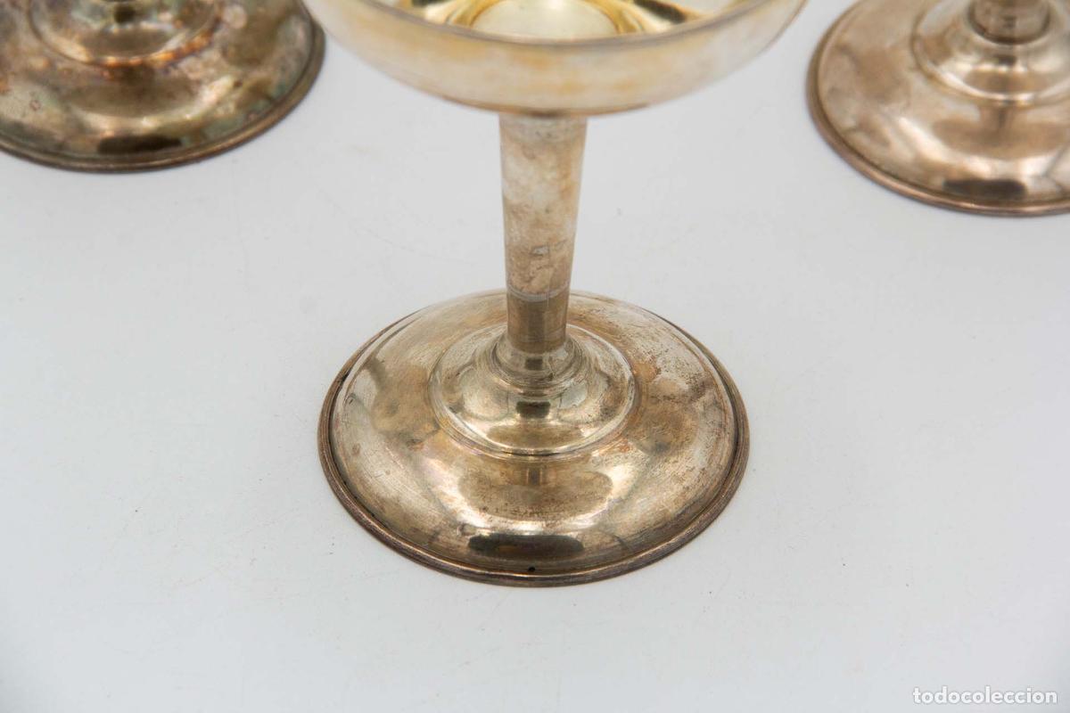 Antig&uuml;edades: Juego de 4 copas de champ&aacute;n de platas - Foto 3