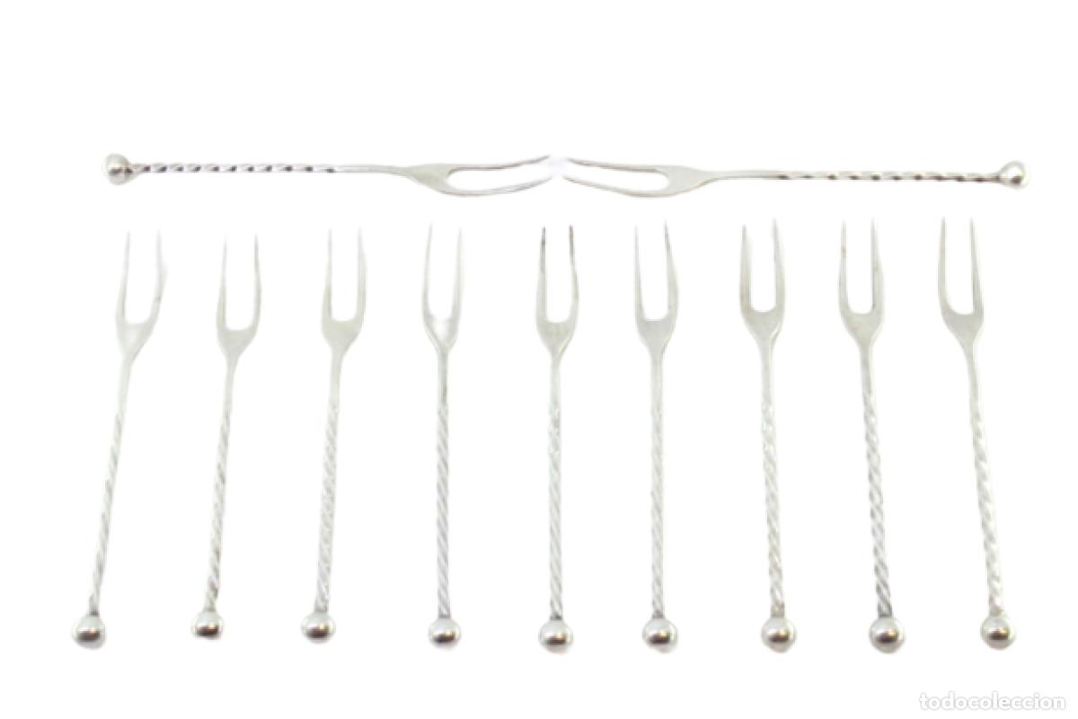 Oggetti Antichi: Juego de 11 tenedores de postre de plata rusa.