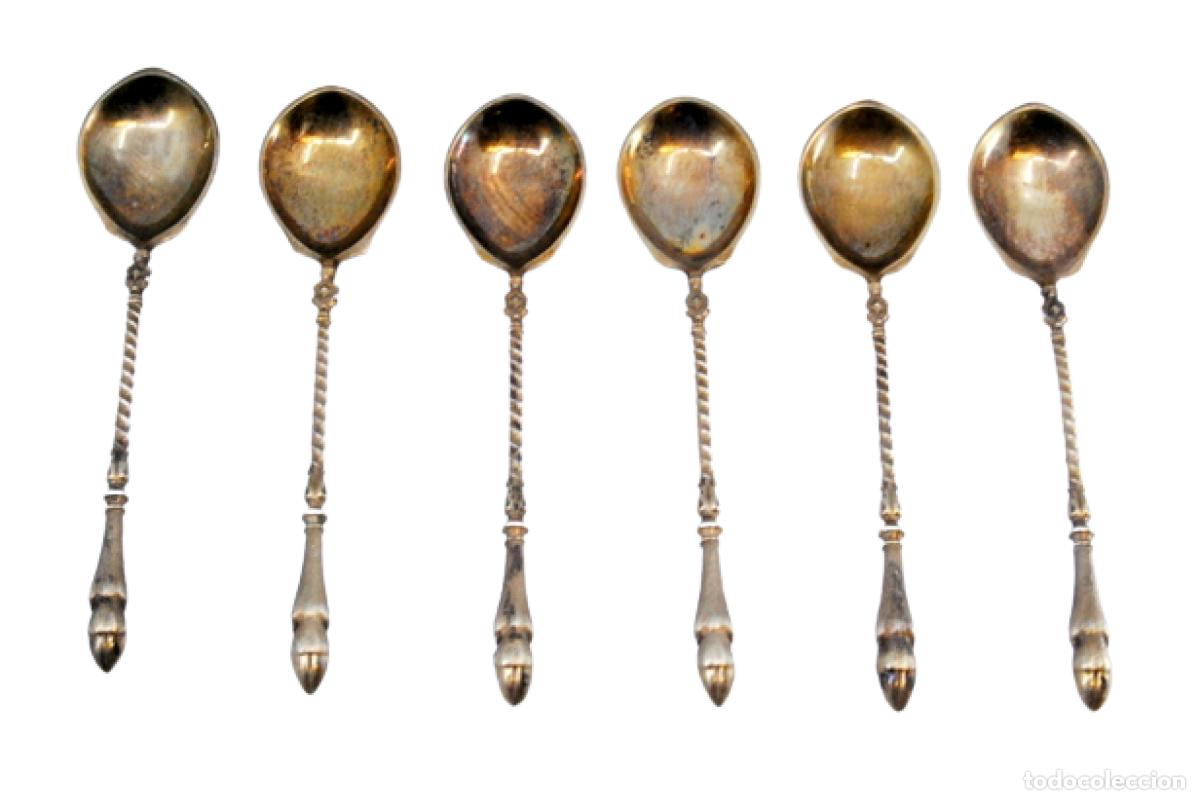 Antig&uuml;edades: Juego de 6 cucharillas de t&eacute;, de plata dorada con dise&ntilde;o de pata de cabra.