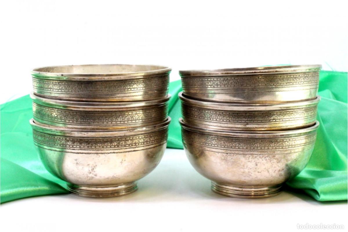 Antiquit&eacute;s: Juego de 6 vasos de lavabo de platas.