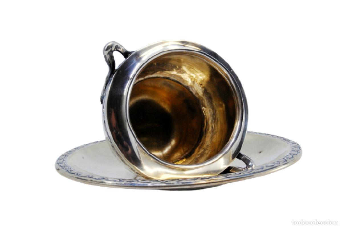 Antiguidades: Taza y platillo, de plata - Espigas de trigo
