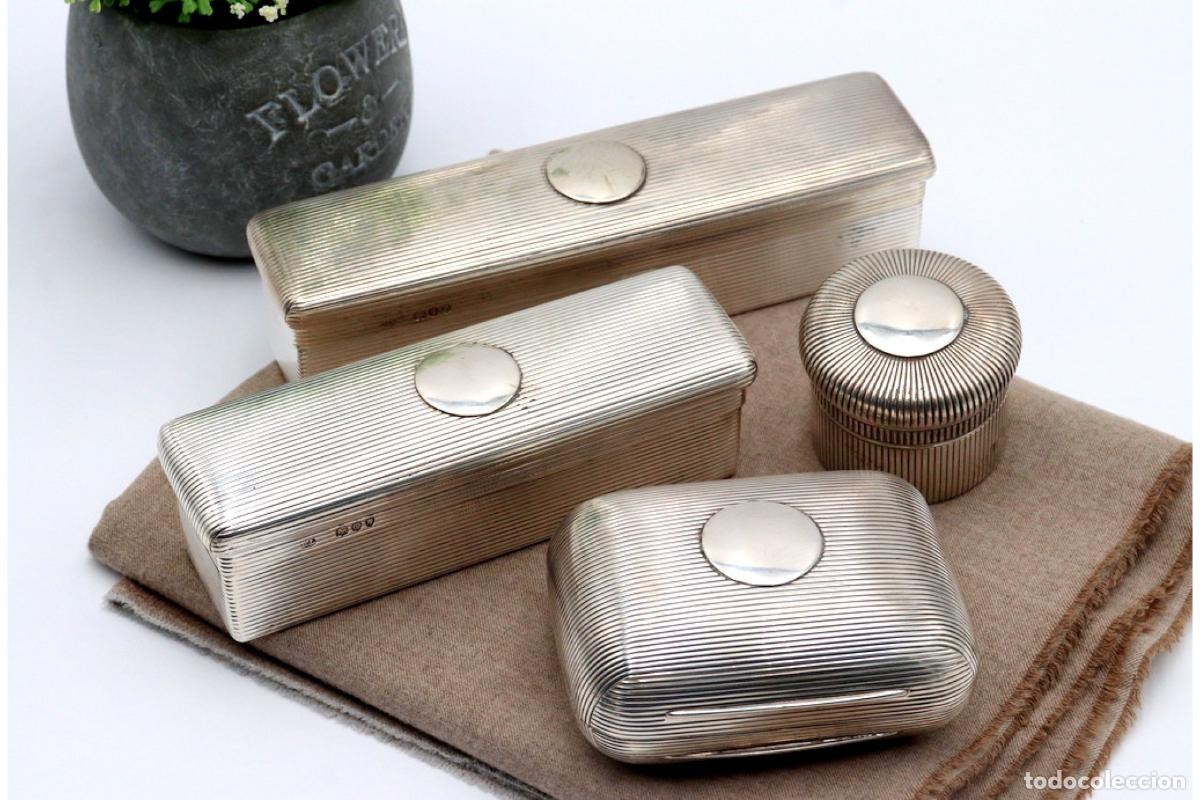 Antig&uuml;edades: Conjunto de belleza de plata - Foto 2